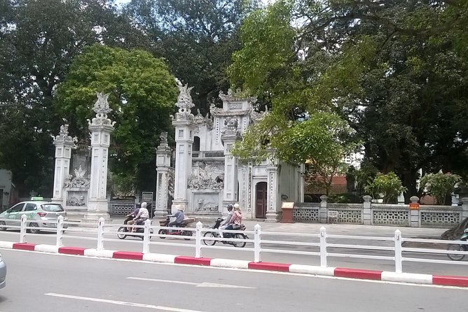 Half-Day Hanoi Private City Tour - The guide can shape the experience