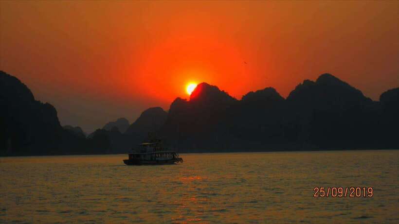 Half day Lan Ha Bay excursion ( 4 hours ): Kayaking, Snorkel - A four-hour schedule that keeps moving