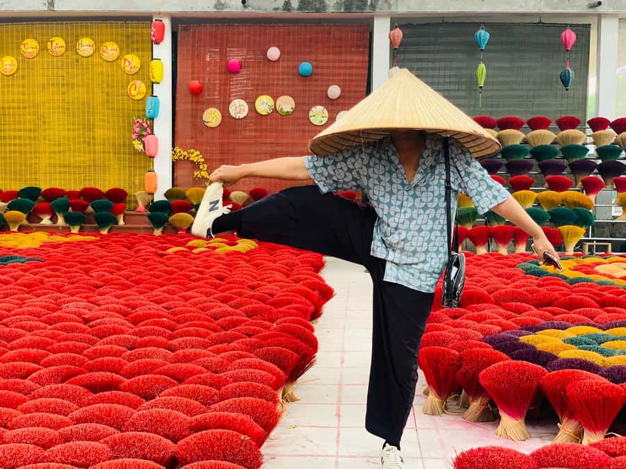 Half Day trip to Incense & Hat Villages with Train Street - Train Street as the final stop