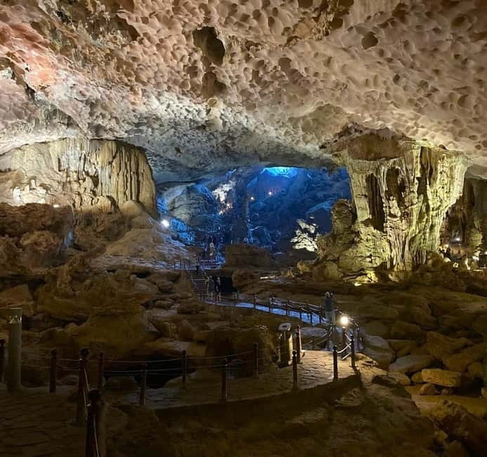Halong 6 Hours Cruise: Kayak, Cave, Lunch, Beach & Island - Walking into Sung Sot Cave