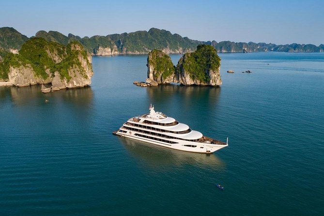 Halong Bay 2 Days 1 Night Cruise - Leaving Hanoi for the harbor