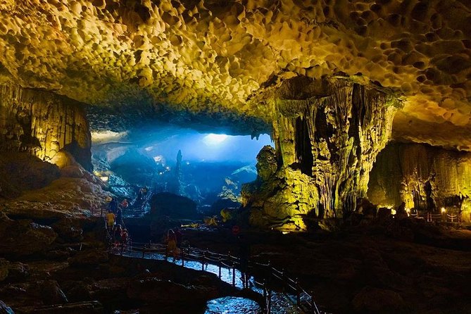 Halong Bay 2 Days 1 Night Included Transfer from Hanoi - What the cabin and cruise service are like