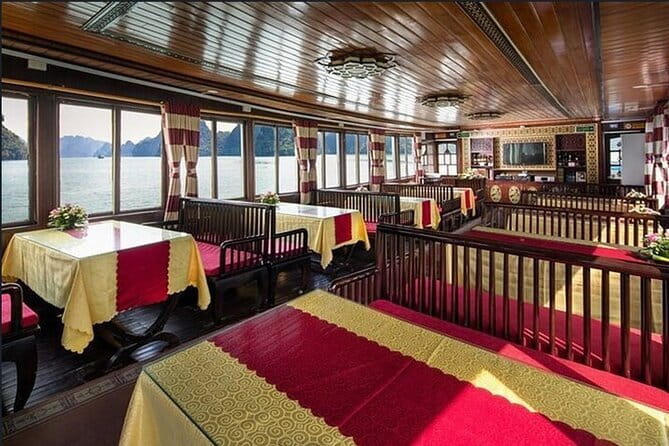 Halong bay 4 hours boat tour from Halong city with 2 caves, kayak - Dau Go Cave for a darker, rougher walk