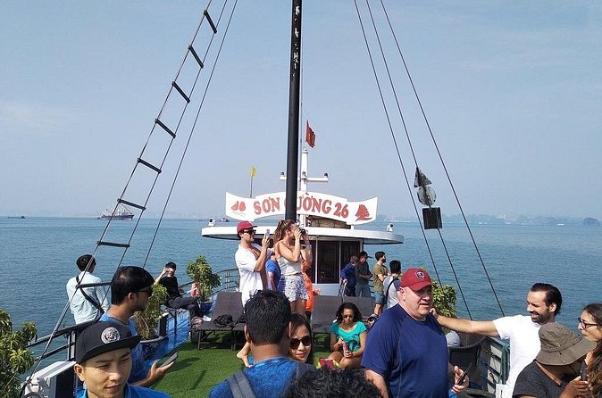 Halong Bay Cruise Tour from Hanoi with Kayak Adventure - How the group format affects the experience