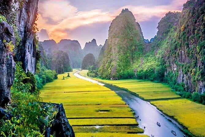 Halong Bay Day Tour Luxury Cruise With Jacuzzi and Buffet Lunch - Sung Sot Cave, Halong Bay’s big underground stop