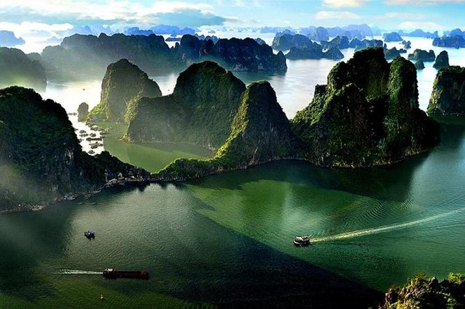 Halong Bay Day Tour: Visit Cave Island Kayaking Swimming Lunch - The guide can make or break the day