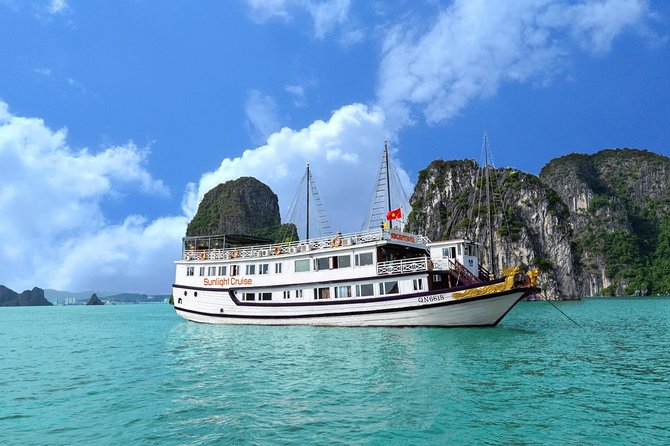 Halong bay Deluxe Cruise 2D/1N: Kayaking, swimming, Titop island & surprise cave - Getting from Hanoi to the harbor