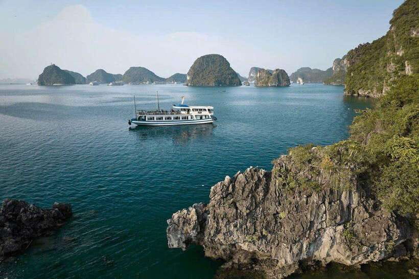 Halong Bay: Full-Day 4-Star Experience with Kayaking - Key points at a glance