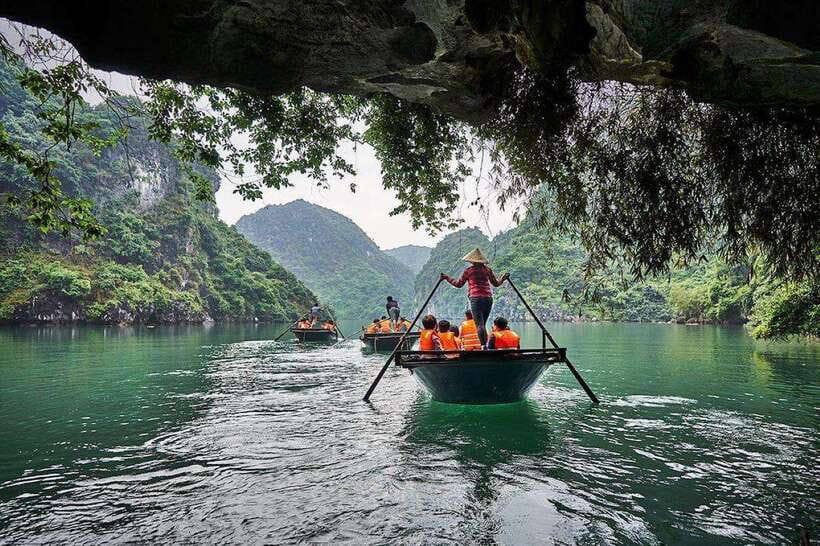 Halong Bay: Full-Day 4-Star Experience with Kayaking - Boarding the six-hour cruise