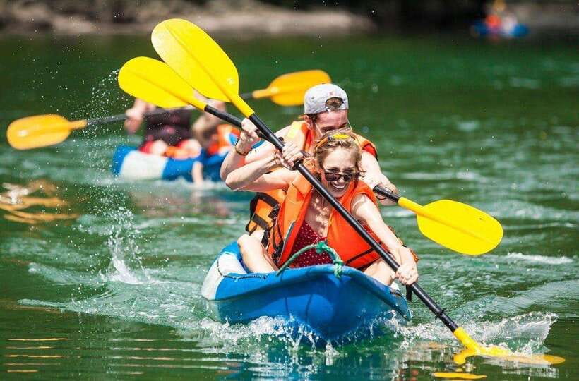 Halong Bay: Full-Day 4-Star Experience with Kayaking - Ti Top Island and the choice between a hike and a break