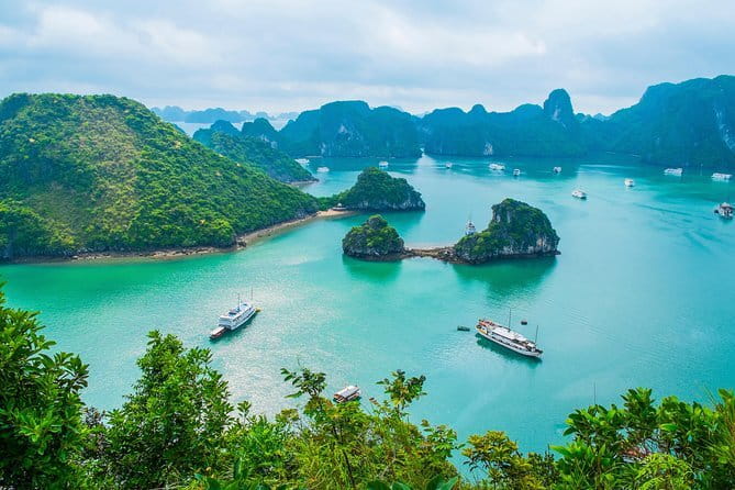 Halong Bay Full Day with All-Inclusive - Luon Cave by kayak or bamboo boat