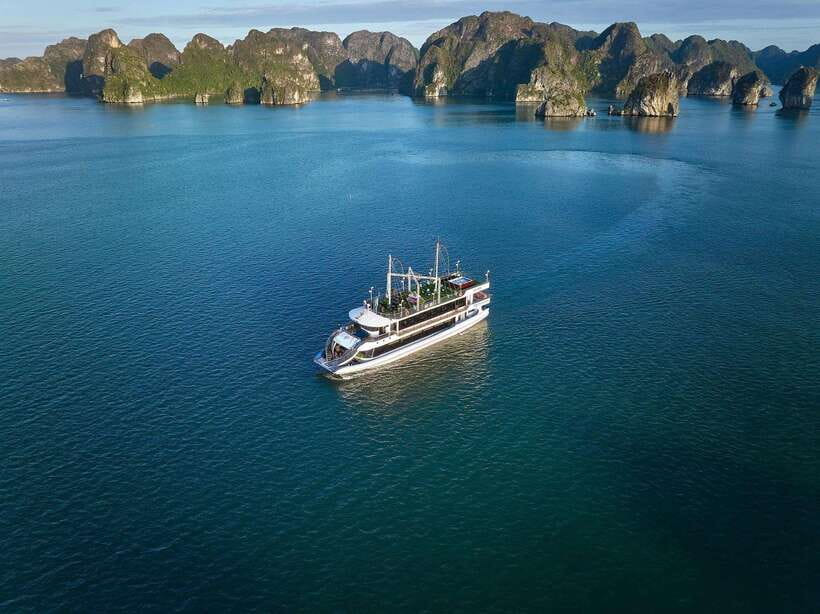 Halong Bay Luxury Cruise: Kayak&Swim,Cave, Party BEST SELLER - What the $43 price really covers