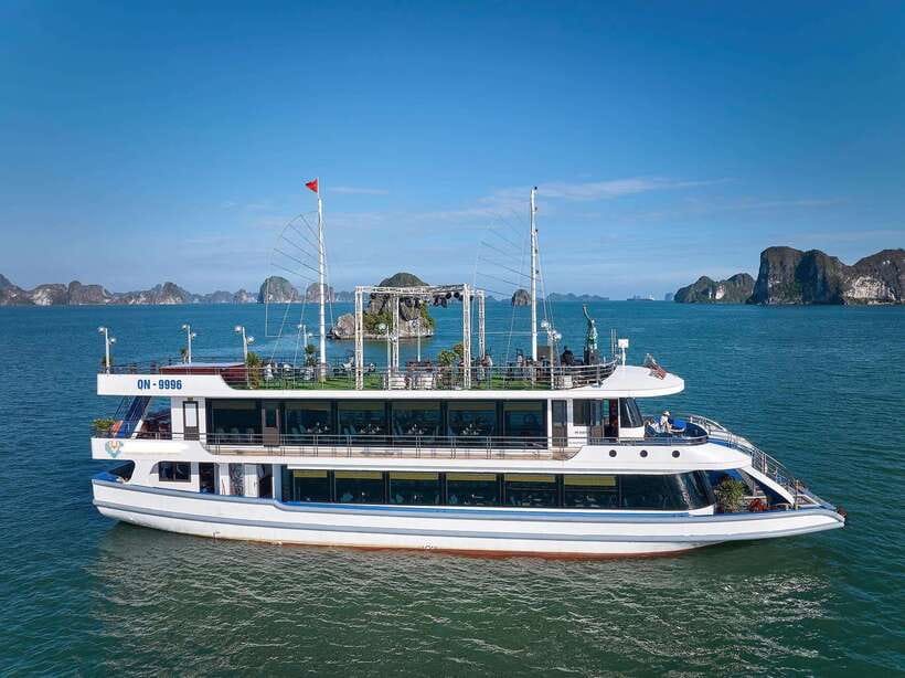 Halong Bay Luxury Cruise: Kayak&Swim,Cave, Party BEST SELLER - The Hanoi transfer and the start at sea