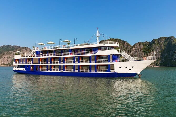 HALONG BAY LUXURY IRIS CRUISE DAY TRIP-BEST SELLER: Kayak, Music - Sung Sot Grotto is the major cave walk