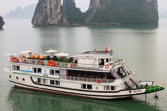 HALONG BAY LUXURY IRIS CRUISE DAY TRIP-BEST SELLER: Kayak, Music - The final hour is designed for the sundeck