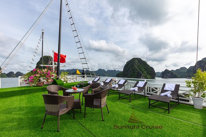 Halong deluxe cruise 2D/1N: Surprise cave, Titop island, Full Meals, best prices - Kayaking among the islands