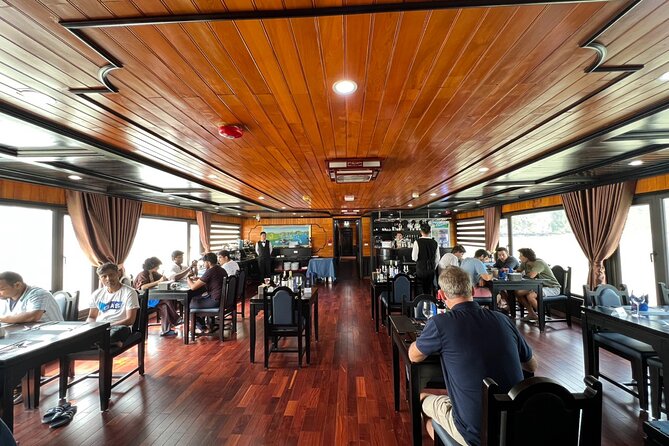 HaLong - LanHa Bay 2 Nights with La Pandora Boutique Cruises - Day 2: A full day of kayaking and bay scenery