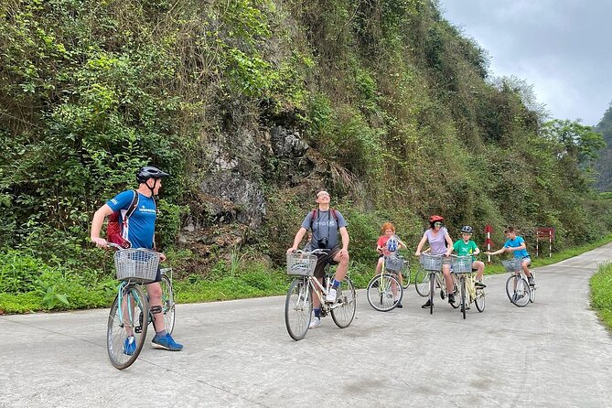 HaLong, LanHa bay 2days and 1 nite Kayak on Vega Legend Cruise. - Kayaking in Lan Ha Bay