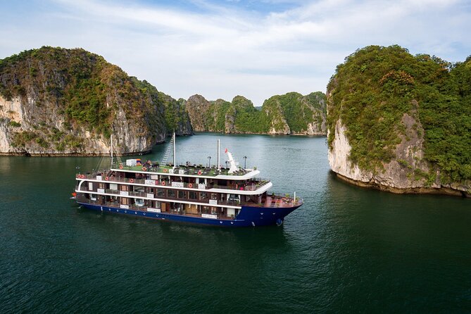Halong Pandora 5 Star Cruise 2D1N-All Inclusive, cave, transfer - Lunch and the quieter side of the bay