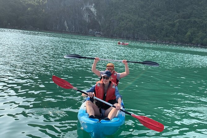 Halong Royal Palace Cruise 2 days - Kayaking near Luon Cave