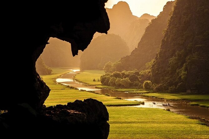 Hang Mua - Hoa Lu - Tam Coc Small Group Tour 8 People a Group - What the small group changes