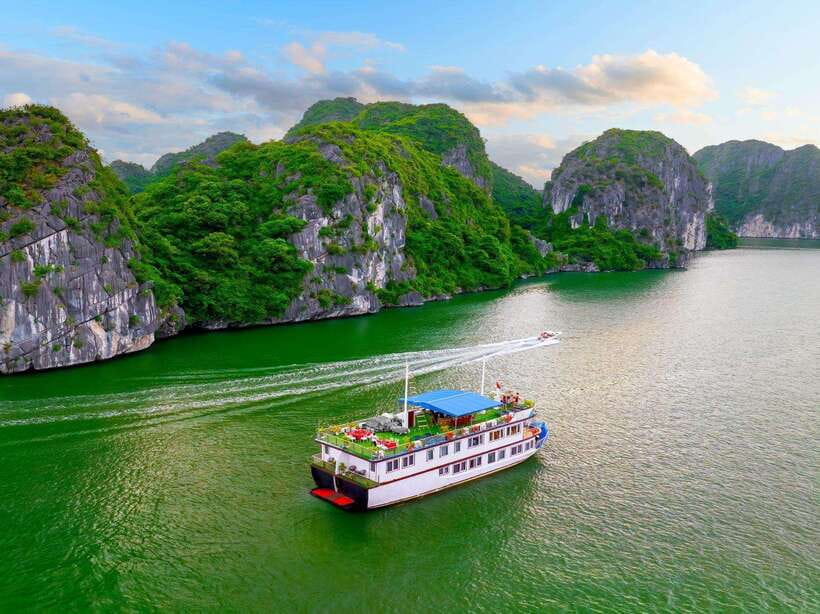 Hanoi: 2-Day Ha Long and Lan Ha Bay Cruise with Kayaking - Why the quieter Lan Ha Bay route matters
