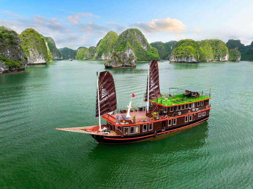 Hanoi: 2-Day Ha Long and Lan Ha Bay Cruise with Kayaking - What the $128 price really covers