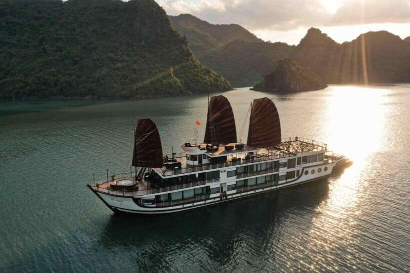 Hanoi: 2D1N Ha Long Bay, Lan Ha Bay by Amanda Luxury Cruise - Brunch, check-out, and the return to Tuan Chau