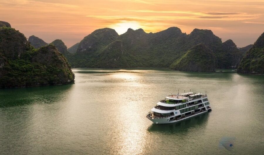 Hanoi: 3-Day Ha Long/Lan Ha Bay Cruise with Private Balcony - Day one: kayaking, swimming, and sunset on Lan Ha Bay