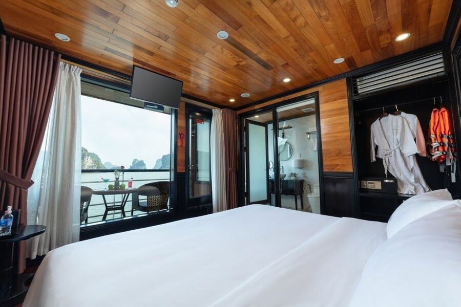 Hanoi: 3-Day Ninh Binh, Ha Long, & Lan Ha Bay 5-Star Cruise - Why this three-day route works