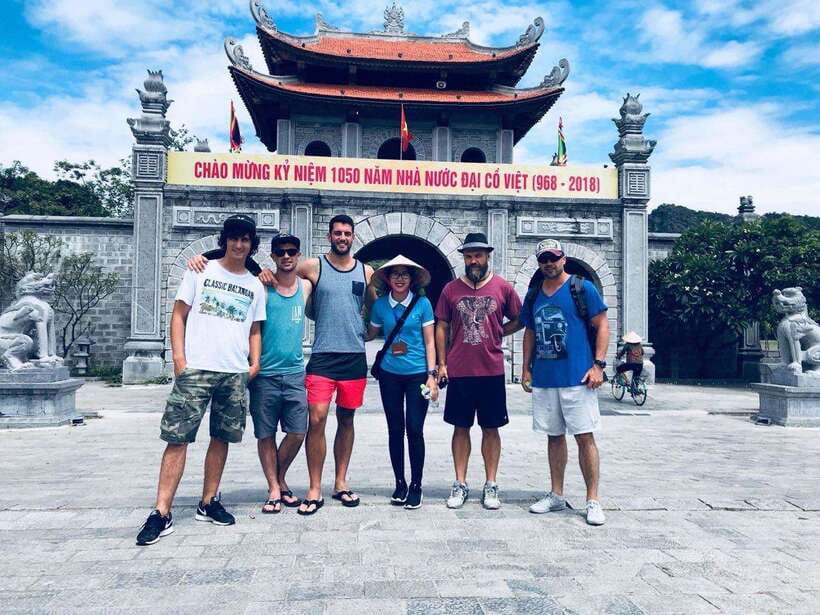 Hanoi: 3-Day Ninh Binh, Ha Long, & Lan Ha Bay Luxury Cruise - Mua Cave and the 500-step climb