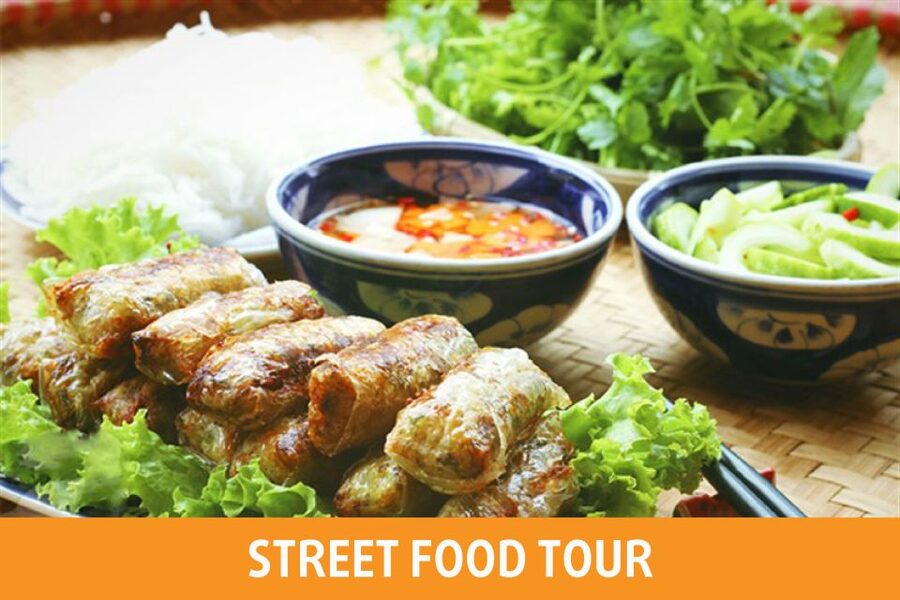 Hanoi: 7 Tastings Street Food Tour with Train Street - Reaching Hanoi Train Street
