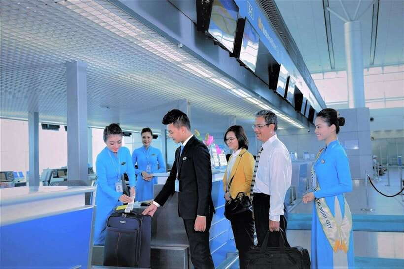 Hanoi Airport: Premium Fast Track Immigration Assistance - Baggage claim and customs with help