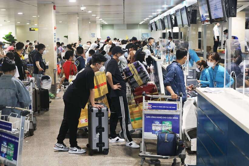 Hanoi Airport: Premium Fast Track Immigration Assistance - From customs to your onward ride
