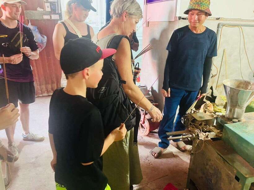 Hanoi: Artisan Tour with Incense, Hat-Making, or Ceramics - Small details that make the day easier