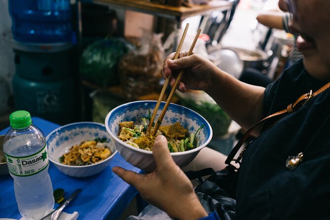 Hanoi Authentic Local Food Tasting Tour - Why this Hanoi food walk feels different