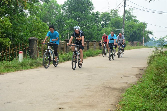 Hanoi Bicycle Tours: Half Day Bicycle Tours Hanoi Countryside - The broom workshop and village trades