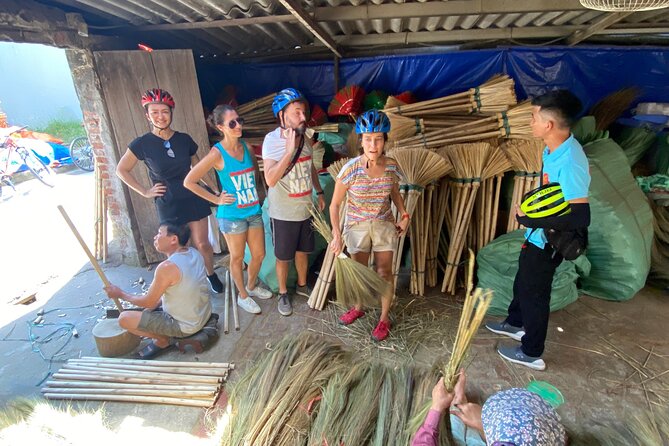 Hanoi Bicycle Tours: Half Day Bicycle Tours Hanoi Countryside - Lunch after the ride