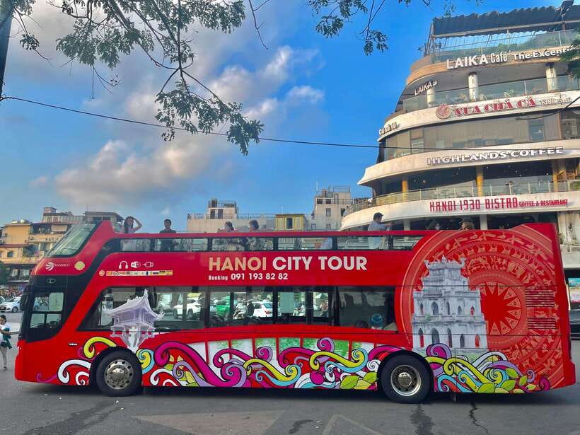 Hanoi: Centuries of Highlights in 1 Hour by Open-Top Bus - Hoan Kiem Lake and the busy Old Quarter