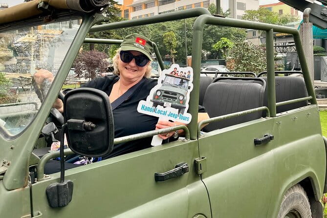 Hanoi City Half-day Jeep Tour: Hanoi Food, Culture, Sight and Fun - Hoan Kiem starts the city tour
