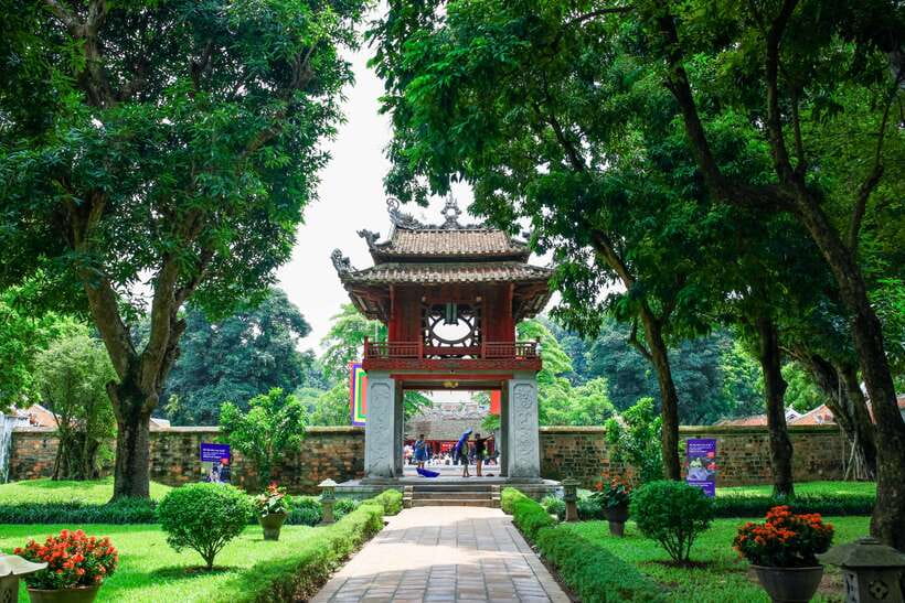Hanoi: City Highlights Tour with Train Street & Hidden Gems - How the transport and timing affect the day