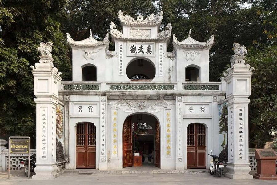 Hanoi City Highlights Walking Tour – Landmarks & History - A history tour with a train at the end