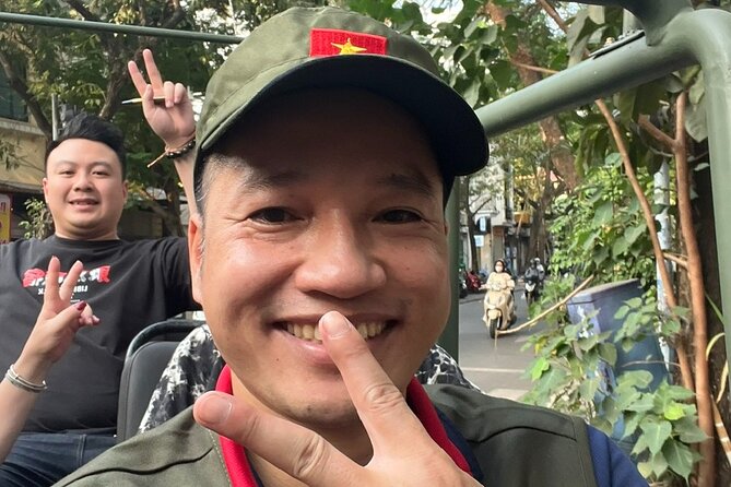 Hanoi City Jeep Tour Half-day: Food, Culture & Fun (4 hours) - Long Bien Bridge and Dong Xuan Market