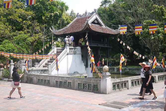 Hanoi city tour and water puppet show - Beginning at the Ho Chi Minh Complex