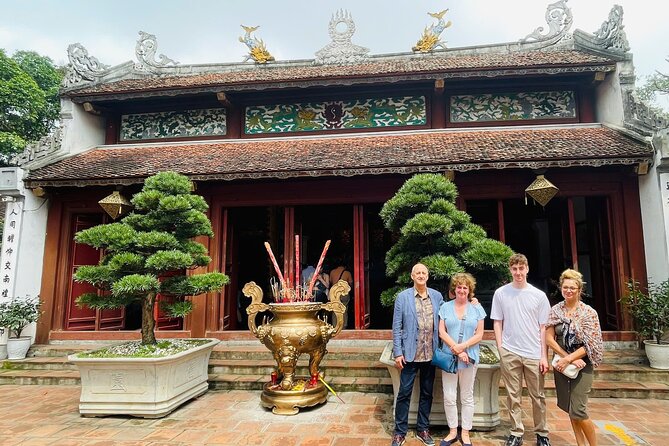 Hanoi City Tour Half Day Private/ Group Tour - Tran Quoc Pagoda beside West Lake