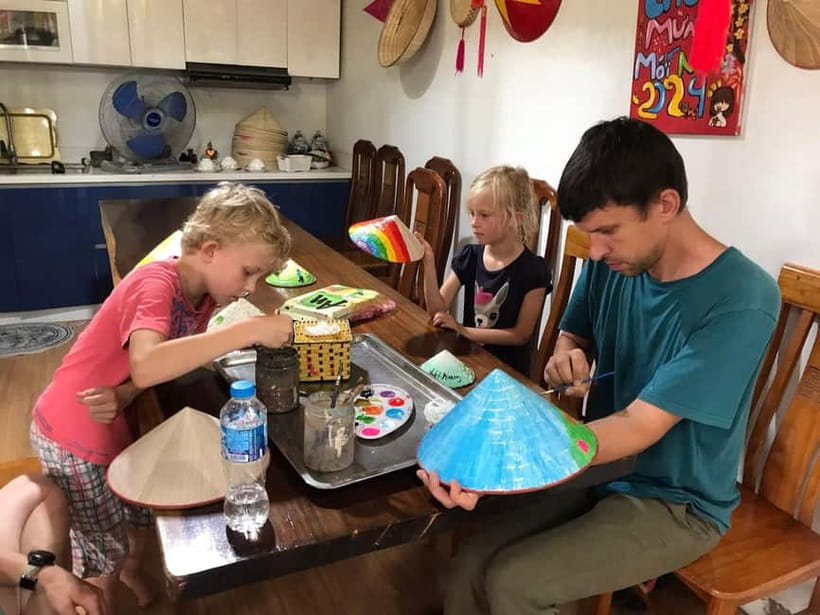 Hanoi: Conical Hat Village & Incense Village SMALL GROUP - Meeting Thao opposite Chuong Pagoda