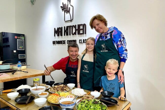 Hanoi: Cook 2–5 Vietnamese Dishes With Traditional Tea Ceremony - The people who make the class work