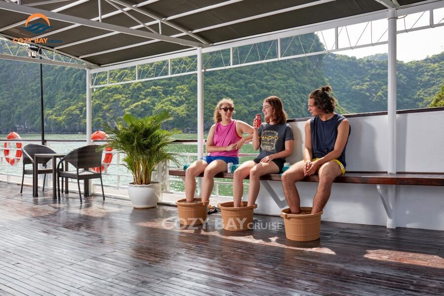 Hanoi: Cozy Halong Bay Overnight Cruise with Meals - Should you book this Halong Bay overnight cruise?