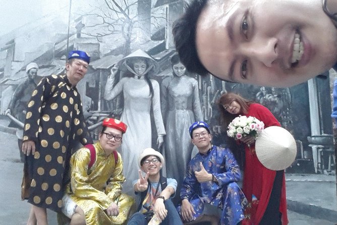 HANOI CULTURAL DISCOVERY TOUR ( "5 in 1" 4 hours - Special Package!) - Phung Hung Mural Street makes the photo stop easy