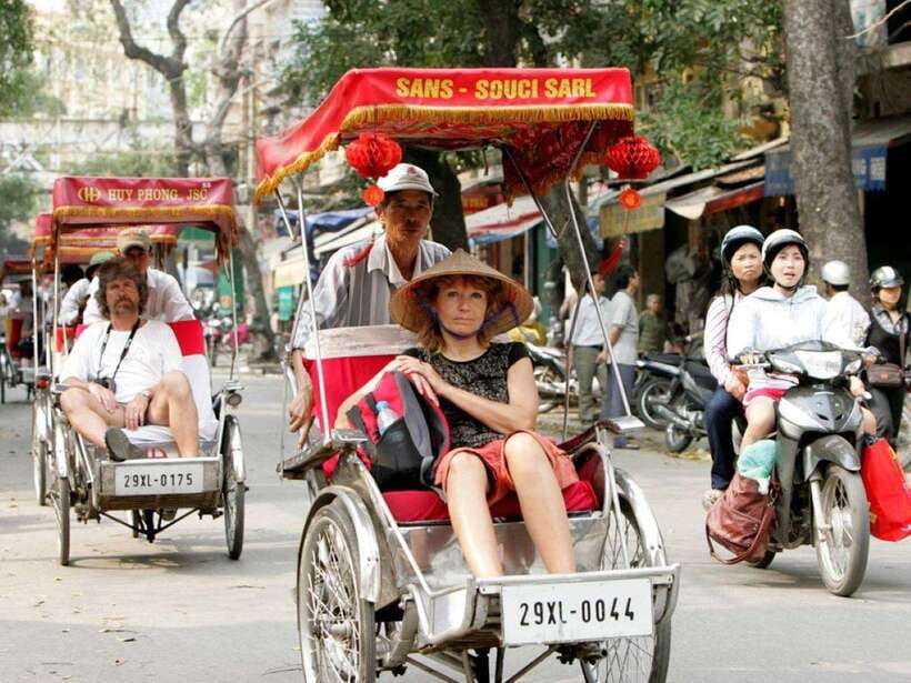 Hanoi: Cyclo the Old Quarter and Egg Coffee Tour - Bun cha adds a useful food stop